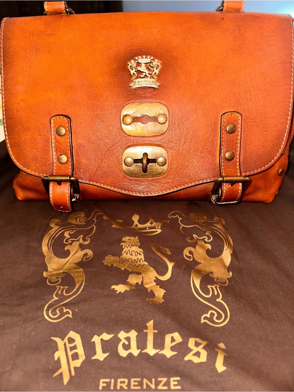 Pratesi Castell'Azzara Piccola woman's satchel handcrafted in Italy